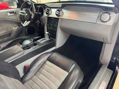 Used 2008 Ford Mustang GT RWD image 9