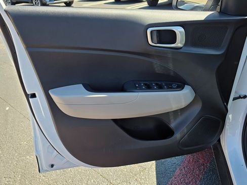 New 2025 Hyundai Venue SEL image 22