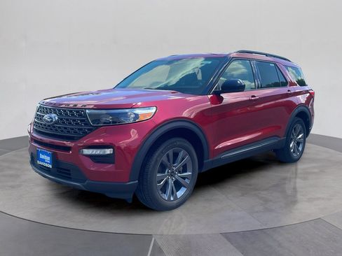 Used 2023 Ford Explorer XLT w/ Equipment Group 202A AWD/4WD image 1