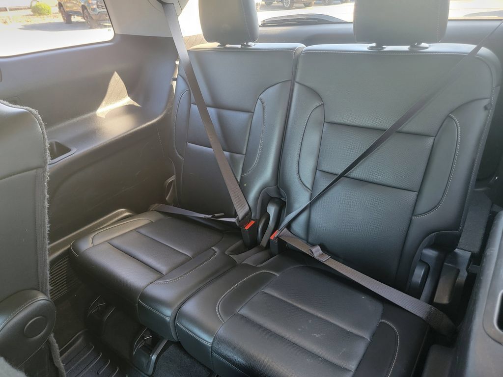 Used 2021 GMC Acadia SLT FWD image 20