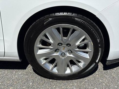 Used 2019 Chevrolet Impala LS FWD image 10