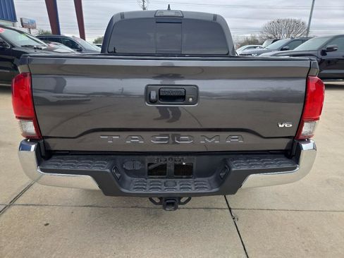 Used 2018 Toyota Tacoma SR5 image 5