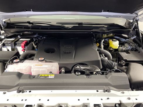 New 2026 Toyota Tundra SR5 w/ SR5 Convenience Package AWD/4WD image 9