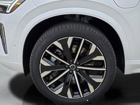 New 2026 Volvo XC90 T8 Plus w/ Protection Package Premier image 31