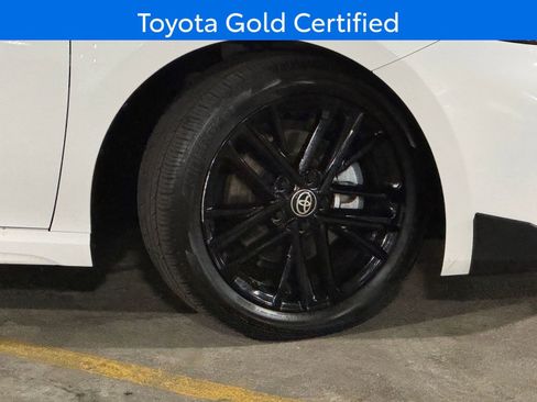 Used 2025 Toyota Camry SE image 2