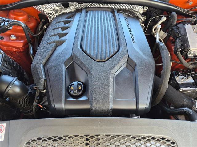 Used 2024 Porsche Macan AWD/4WD image 28
