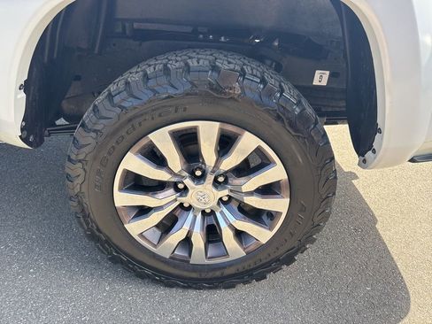 Used 2021 Toyota Tacoma Limited AWD/4WD image 27