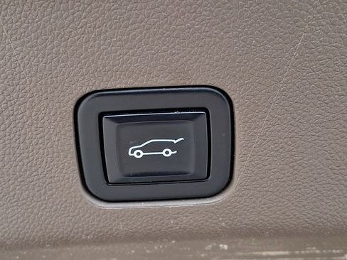 Used 2022 GMC Yukon Denali w/ Denali Ultimate Package AWD/4WD image 27