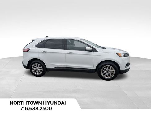 Used 2023 Ford Edge SEL image 2