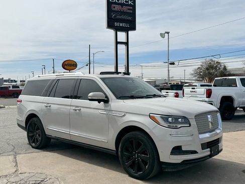 Used 2023 Lincoln Navigator L Reserve image 1