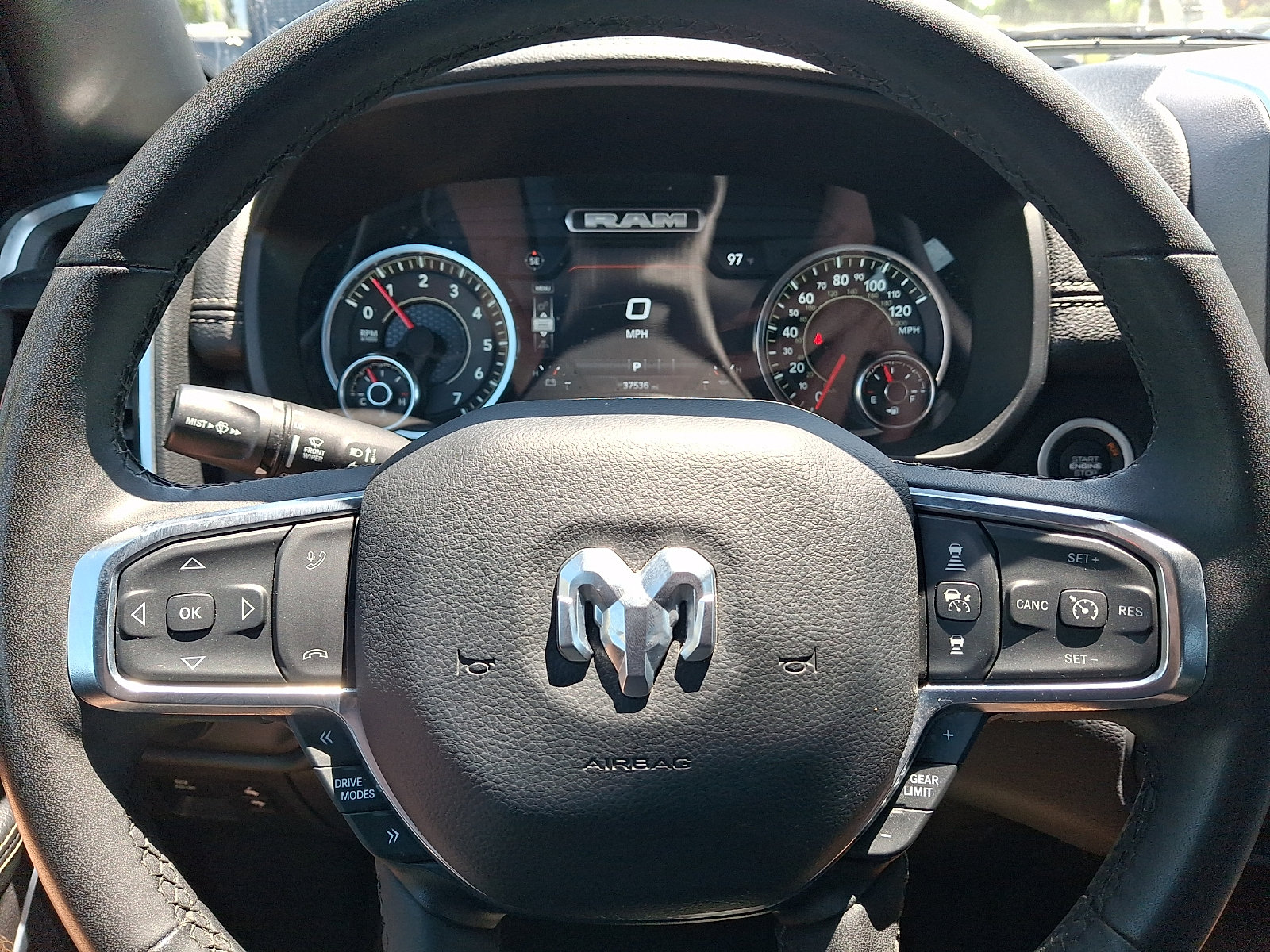 Used 2025 RAM 1500 Laramie AWD/4WD image 18