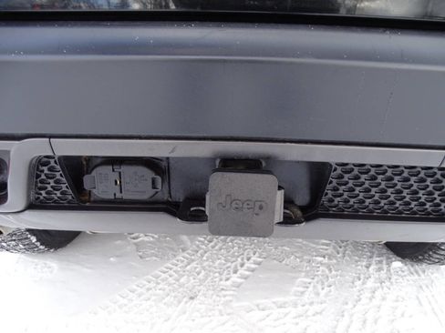 Used 2022 Jeep Cherokee Trailhawk w/ Trailer Tow Group image 4