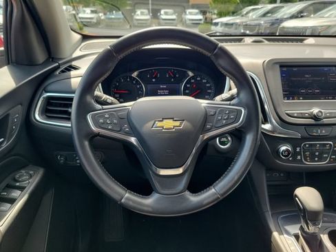 Used 2022 Chevrolet Equinox LT FWD image 10