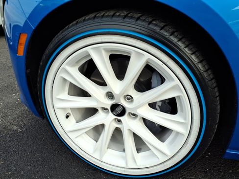 Certified 2025 Cadillac CT5 V image 9