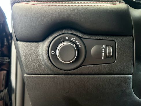 Used 2024 Dodge Durango GT RWD image 16