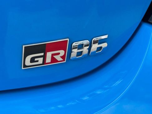 Used 2022 Toyota GR86 Premium image 12