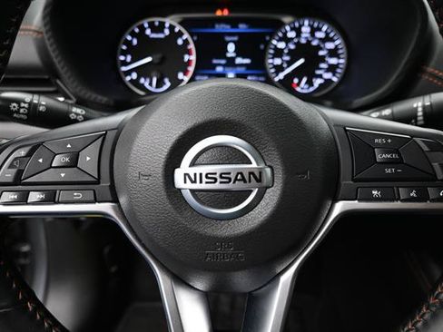 Used 2022 Nissan Sentra SR w/ Electronics Package FWD image 11