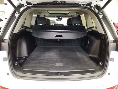 Used 2022 Jeep Grand Cherokee Limited image 28