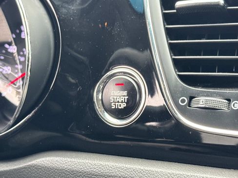 Used 2016 Kia Sedona SX image 6