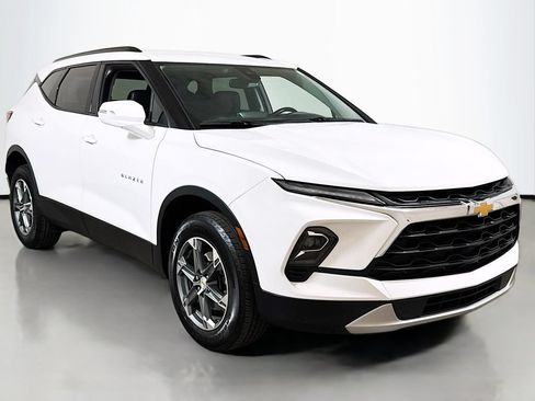 Certified 2024 Chevrolet Blazer LT FWD image 3