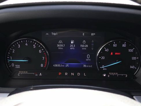 Used 2024 Ford Explorer XLT w/ Equipment Group 202A AWD/4WD image 15