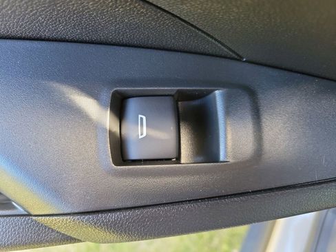 New 2026 Chevrolet Trax RS w/ Sunroof Package image 16