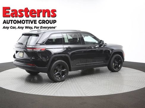 Used 2023 Jeep Grand Cherokee Limited w/ Black Appearance Package AWD/4WD image 44