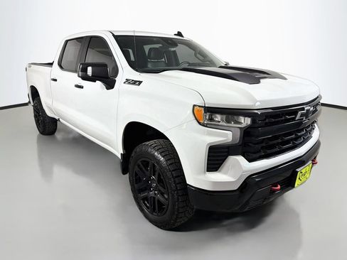 Used 2023 Chevrolet Silverado 1500 LT Trail Boss w/ Convenience Package II AWD/4WD image 4