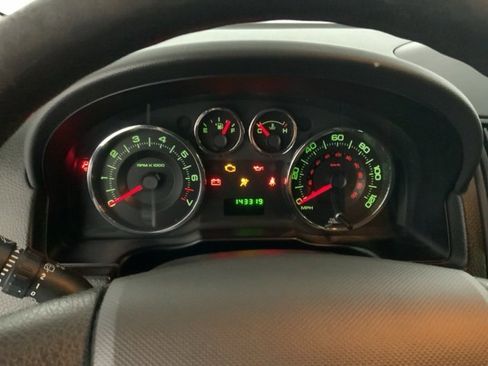 Used 2010 Ford Edge SE image 9