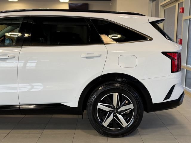 Used 2021 Kia Sorento S w/ Panoramic Sunroof Package FWD image 9