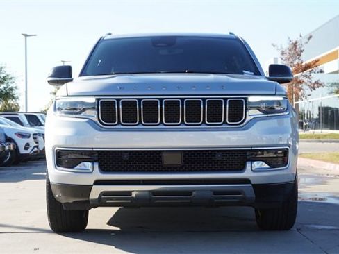 Used 2023 Jeep Wagoneer L Series III w/ Preferred Equipment Group image 2