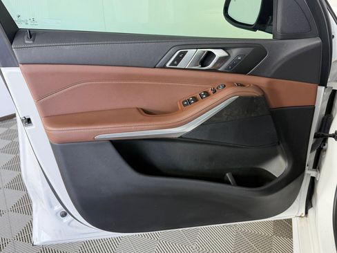 Used 2022 BMW X5 sDrive40i w/ M Sport Package image 12