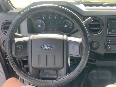 Used 2012 Ford F250 XL w/ Snow Plow Prep Pkg AWD/4WD image 22