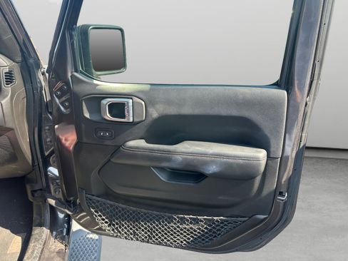 Used 2019 Jeep Wrangler Unlimited Sahara w/ Safety Group AWD/4WD image 15