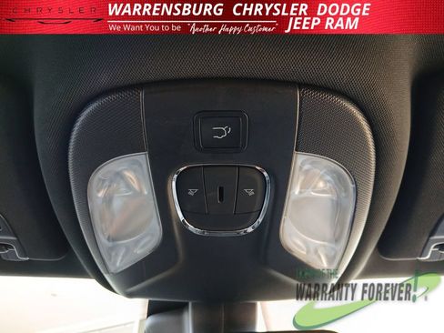 Used 2025 Jeep Compass Latitude w/ Convenience Group AWD/4WD image 28