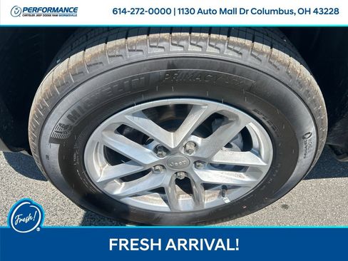 Used 2026 Jeep Grand Cherokee Laredo AWD/4WD image 10