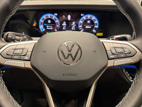 New 2026 Volkswagen Tiguan SE image 22