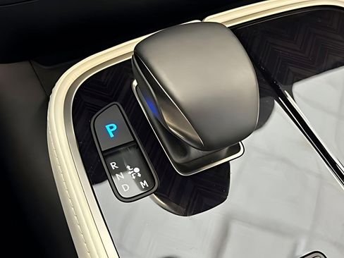 Used 2024 Lexus LS 500 w/ Interior Upgrade Package image 18