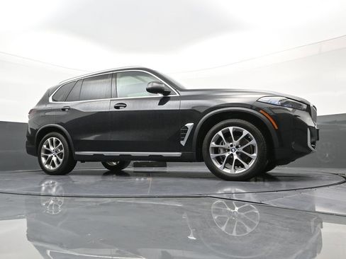 Used 2024 BMW X5 xDrive40i w/ Premium Package image 22