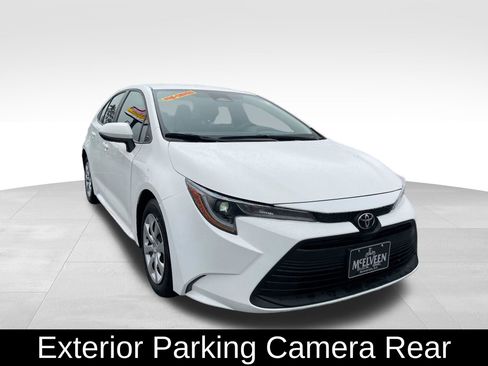 Used 2024 Toyota Corolla LE image 3