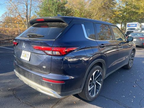 Used 2024 Mitsubishi Outlander SE image 11