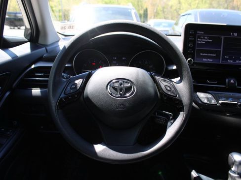 Used 2021 Toyota C-HR LE FWD image 33