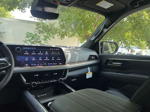 New 2026 Chevrolet Tahoe High Country AWD/4WD image 25