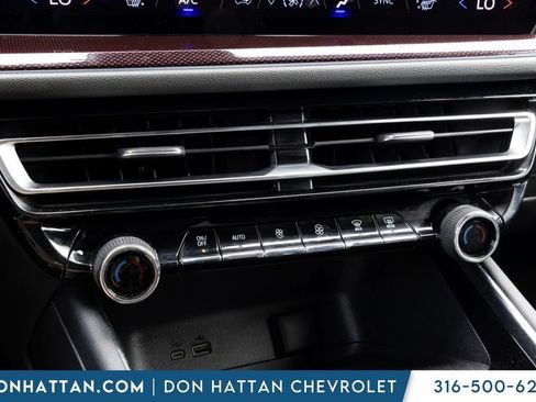 Used 2025 Chevrolet Traverse Z71 AWD/4WD image 10