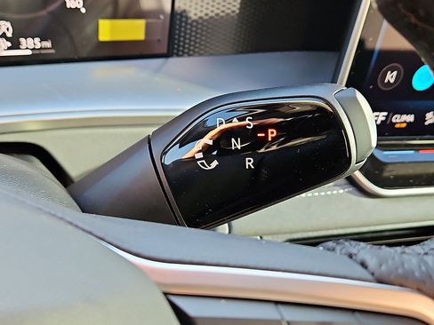 New 2026 Volkswagen Tiguan SE R-Line image 20