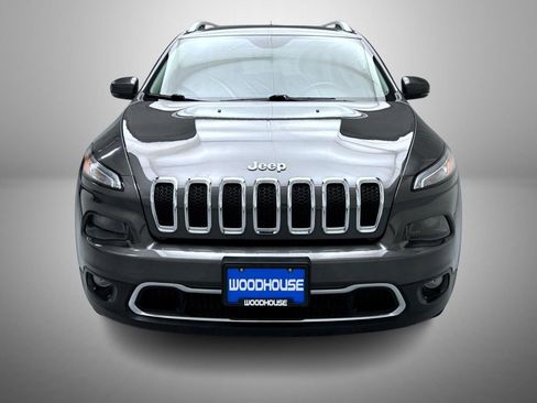 Used 2018 Jeep Cherokee Limited AWD/4WD image 2