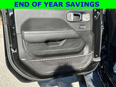 Used 2022 Jeep Wrangler Unlimited Sahara w/ Cold Weather Group image 10