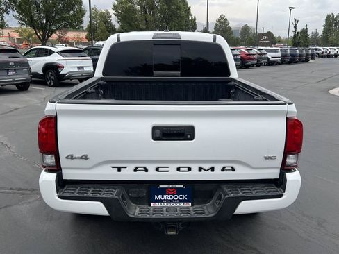 Used 2020 Toyota Tacoma SR5 w/ Technology Package AWD/4WD image 9