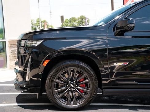 Used 2023 Cadillac Escalade ESV V w/ LPO, ONYX Package AWD/4WD image 23