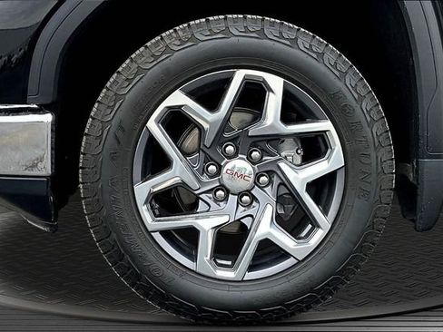 Used 2022 GMC Sierra 1500 SLT AWD/4WD image 33